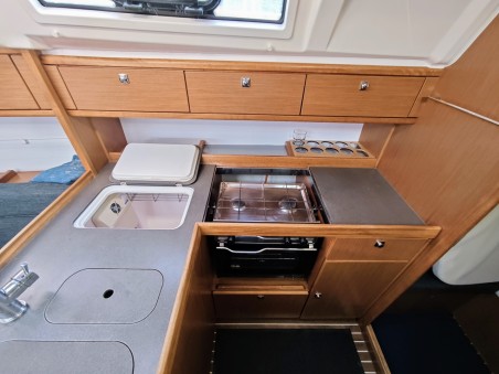 Bavaria Yachtbau Bavaria Cruiser 37 - 3 cab. Atena