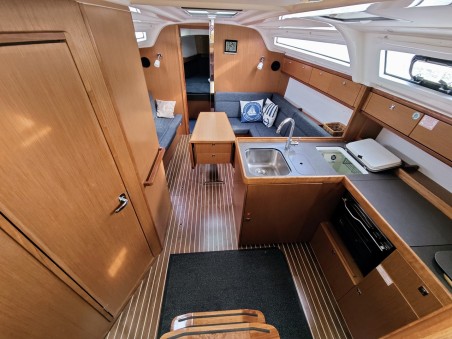 Bavaria Yachtbau Bavaria Cruiser 37 - 3 cab. Hana