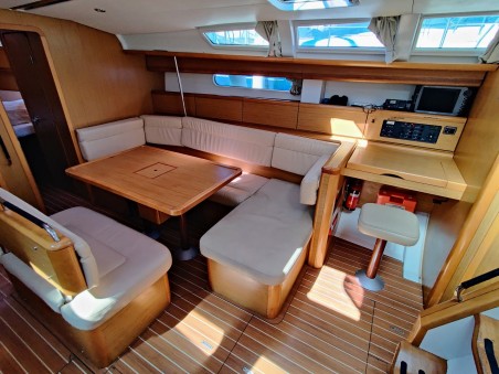 Jeanneau Sun Odyssey 49i Lady Joanna