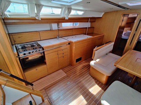 Jeanneau Sun Odyssey 49i Lady Joanna