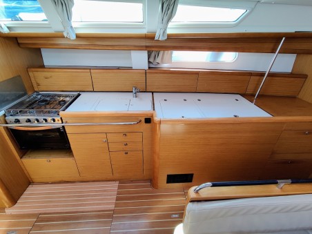 Jeanneau Sun Odyssey 49i Lady Joanna