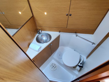 Jeanneau Sun Odyssey 49i Lady Joanna