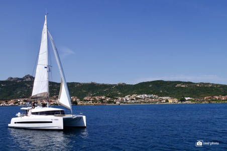 Catana Group Bali 4.1 - 4 + 2 cab. Alba