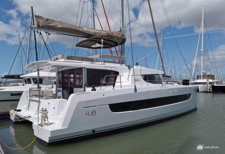 Catana Group Bali 4.6 - 4 + 1 cab. Moderna