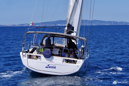 Dufour Yachts Dufour 470 - 5 + 1 cab. Lucia