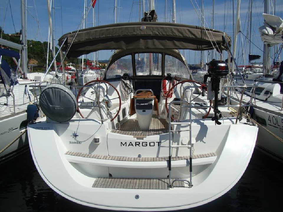 Jeanneau Sun Odyssey 42i Performance | Yacht Charter Italy | Travelboat