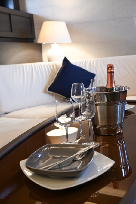 Leopard Catamarans / Robertson & Caine Leopard 23 - 3 + 1 cab. Maeva Star