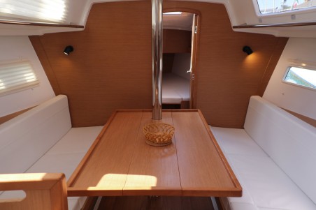 Sun Odyssey 319 | Czarter jachtu Włochy | Travelboat