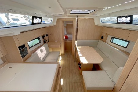 Bavaria Yachtbau Bavaria C38 Levante