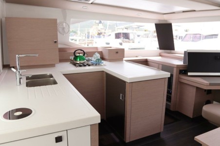 Fountaine Pajot Fountaine Pajot Astrea 42 - 4 + 1 cab. Idle Time