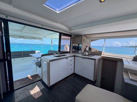 Fountaine Pajot Fountaine Pajot Isla 40 - 4 + 1 cab. Déjà Vu
