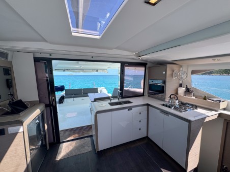Fountaine Pajot Fountaine Pajot Isla 40 - 4 + 1 cab. Déjà Vu