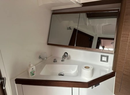 Bénéteau Oceanis 46.1 Blue sky