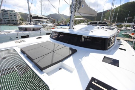 Fountaine Pajot Fountaine Pajot Saona 47 Quintet - 5 + 1 cab. Three Sheets