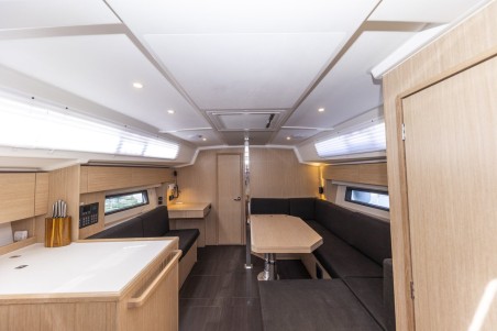 Bavaria Yachtbau Bavaria C42 Maraschino