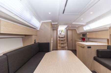 Bavaria Yachtbau Bavaria C42 Maraschino