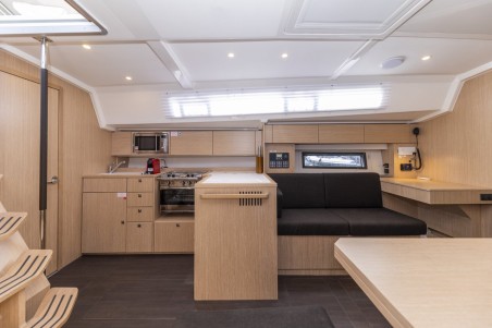 Bavaria Yachtbau Bavaria C42 Maraschino