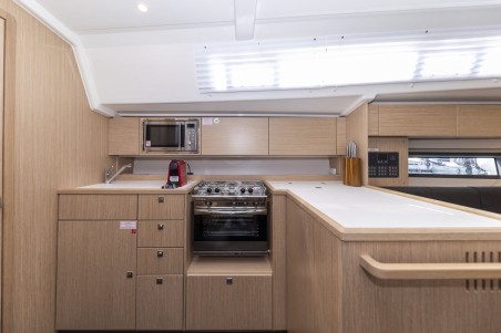 Bavaria Yachtbau Bavaria C42 Maraschino