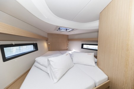 Bavaria Yachtbau Bavaria C42 Maraschino