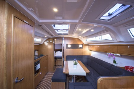 Bavaria Yachtbau Bavaria Cruiser 41 - 3 cab. Instagram