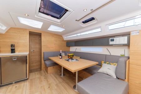 Elan Marine Elan Impression 45 - 4 cab. Amaretto