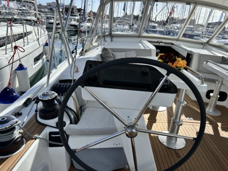 Oceanis 47 5 cab. | Yacht Charter Croatia | Travelboat