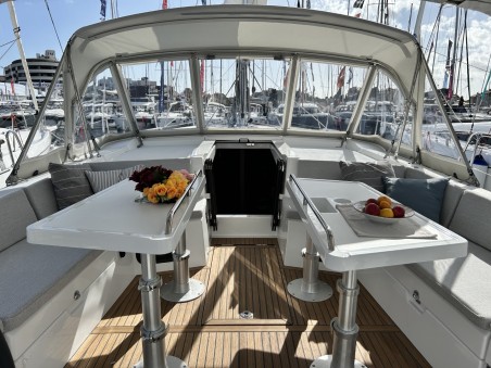 Oceanis 47 5 cab. | Yacht Charter Croatia | Travelboat