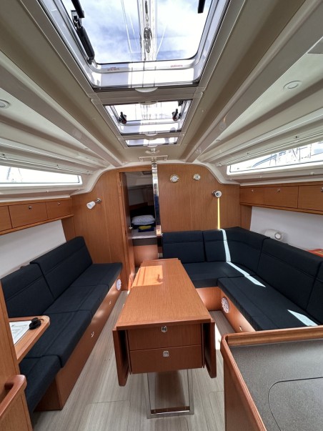 Bavaria Yachtbau Bavaria Cruiser 37 - 3 cab. Crypto