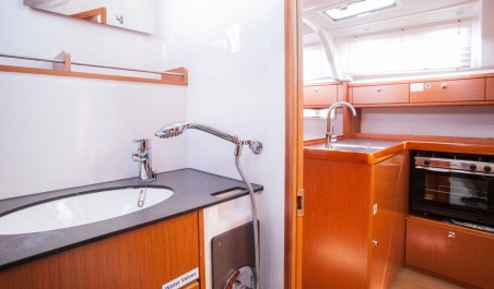 Bavaria Yachtbau Bavaria Cruiser 37 - 3 cab. Nancy