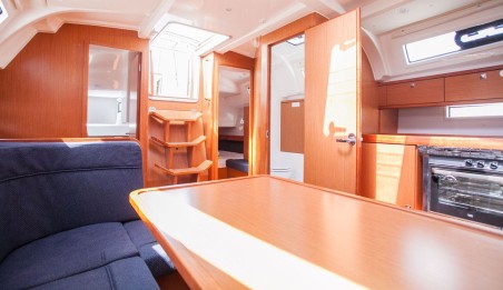 Bavaria Yachtbau Bavaria Cruiser 41 - 3 cab. Dolce vita