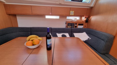 Bavaria Yachtbau Bavaria Cruiser 46 - 4 cab. Spring Dolphin