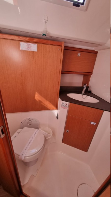 Bavaria Yachtbau Bavaria Cruiser 46 - 4 cab. Spring Dolphin