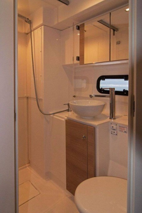 Catana Group Bali 4.5 - 4 + 2 cab. Adria Nikita