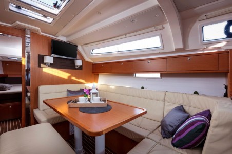 Bavaria Yachtbau Bavaria Cruiser 41 - 3 cab. Nina