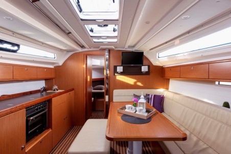 Bavaria Yachtbau Bavaria Cruiser 41 - 3 cab. Nina