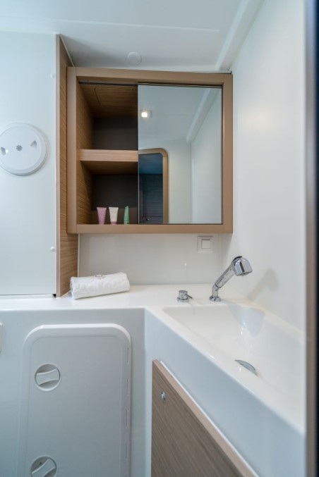 Lagoon-Bénéteau Lagoon 42 - 4 + 2 cab. Brattia