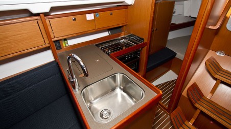 Bavaria Yachtbau Bavaria Cruiser 34 Tonkica