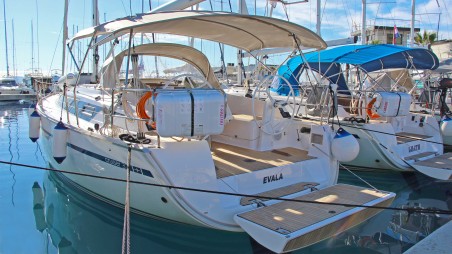 Bavaria Yachtbau Bavaria Cruiser 37 - 3 cab. Evala