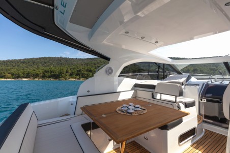 Leader 36 | Czarter jachtu Chorwacja | Travelboat