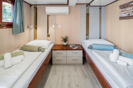 Unknown M/S Carpe Diem Carpe Diem