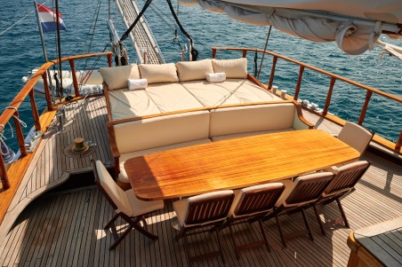 Queen of Adriatic | Czarter jachtu Chorwacja | Travelboat