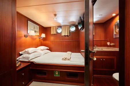 Queen of Adriatic | Czarter jachtu Chorwacja | Travelboat