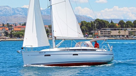 Bavaria Yachtbau Bavaria Cruiser 37 - 3 cab. Merara