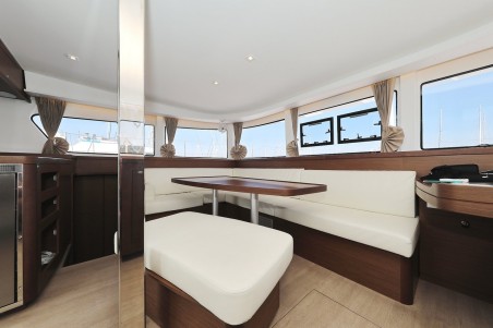 Lagoon-Bénéteau Lagoon 42 - 4 + 2 cab. Royal Salute