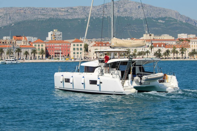 Lagoon-Bénéteau Lagoon 42 - 4 + 2 cab. Poppy