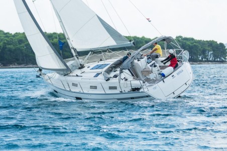 Bavaria Yachtbau Bavaria Cruiser 36 Estela