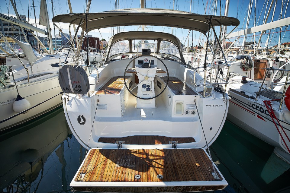 Bavaria Yachtbau Bavaria Cruiser 36 White Pearl B