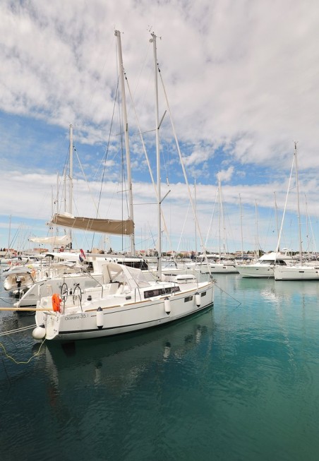 Bénéteau Oceanis 35.1 Idila