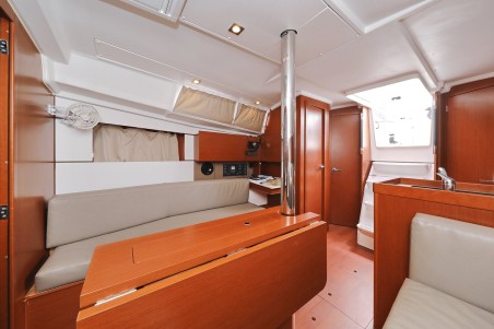 Bénéteau Oceanis 35.1 Idila