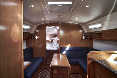 Bavaria Yachtbau Bavaria Cruiser 36 White Pearl B